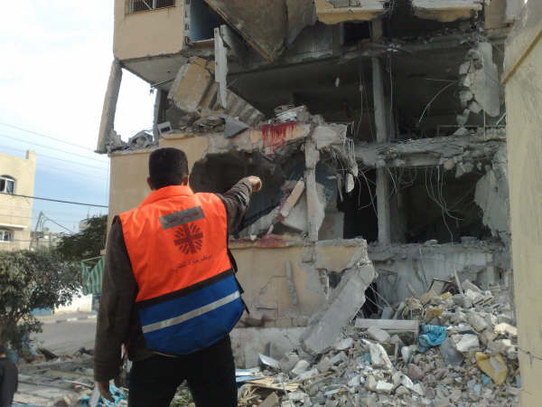 Il centro sanitario bombardato a Gaza
